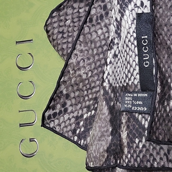 GUCCI 100% Silk Python Print SCARF - Picture 3 of 5
